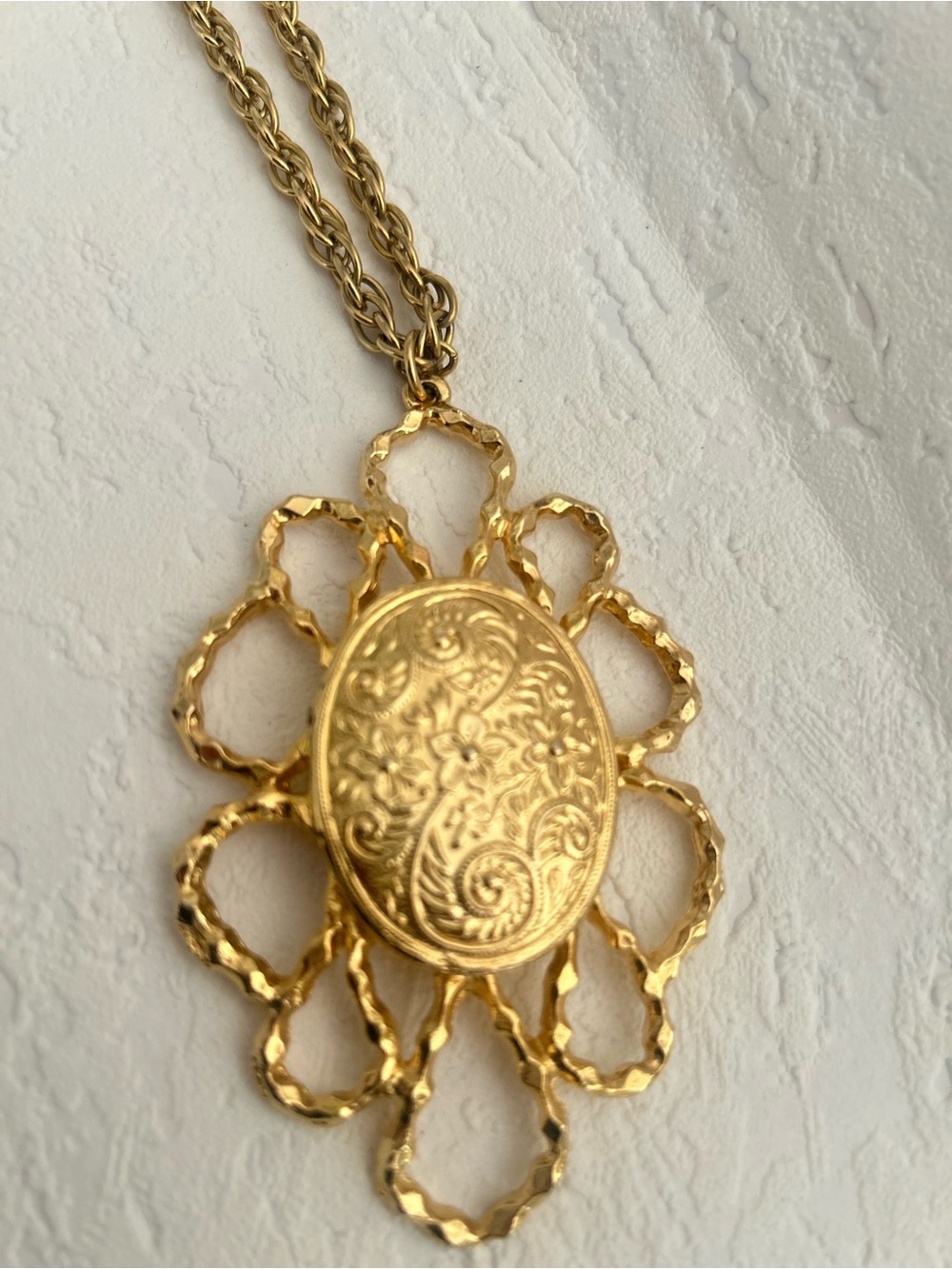 Gold Floral Filigree Pendant Necklace locket